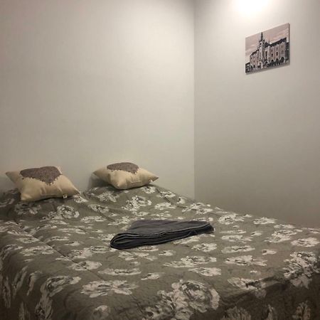 Apartment in the city centre Mukacheve Ngoại thất bức ảnh